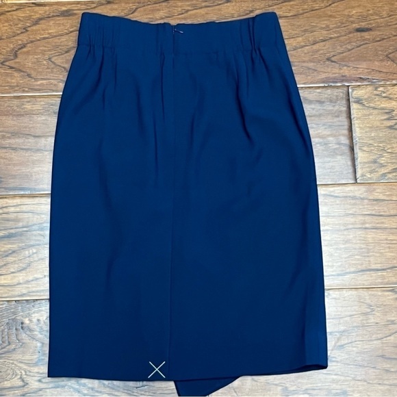 J. Crew Ruffle pencil skirt in 365 crepe NWT - Picture 2 of 6